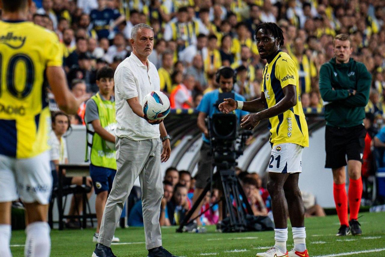 穆古鲁扎迎来二十赛季出色发挥，巴塞罗那观众热烈欢呼！赛场气氛高涨的简单介绍-kaiyun